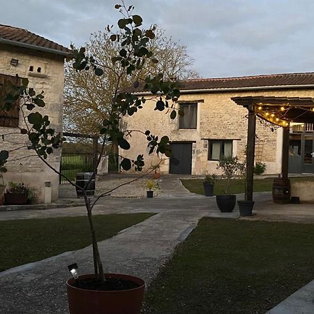 Metairie Des Gacheries Champagne-et-Fontaine Eksteriør bilde