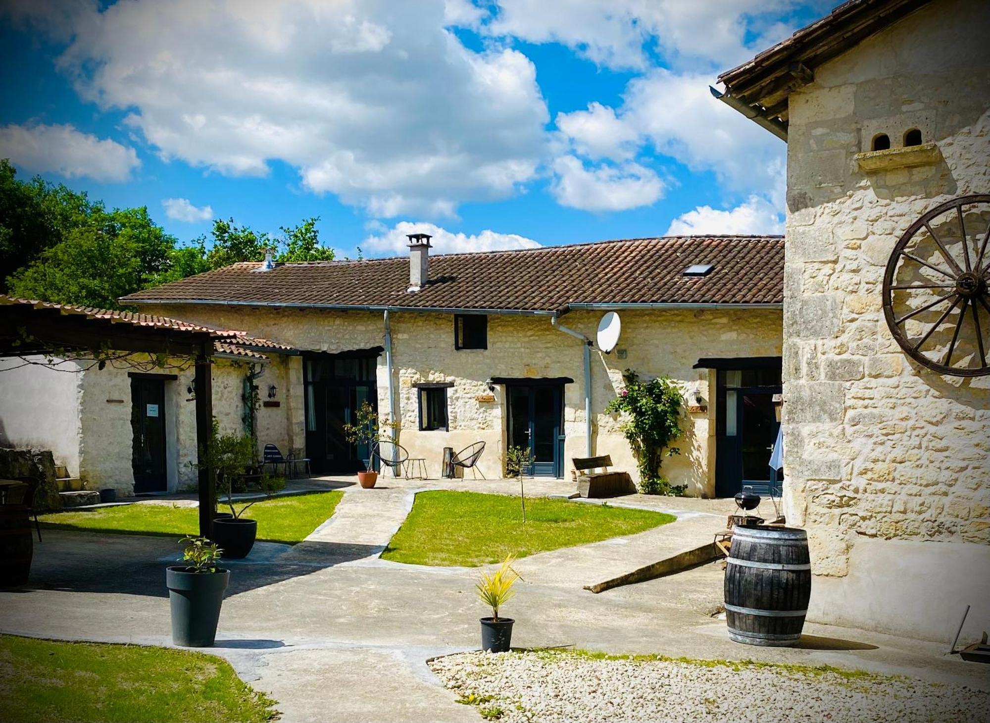 Metairie Des Gacheries Champagne-et-Fontaine Eksteriør bilde